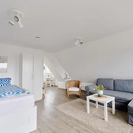 Faehrblick Moba-travel * Lübeck